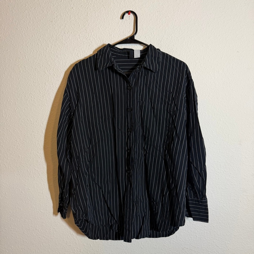 H&M Divided Mens Small Black White‎ Pinstripe Long Sleeve Button Down Shirt